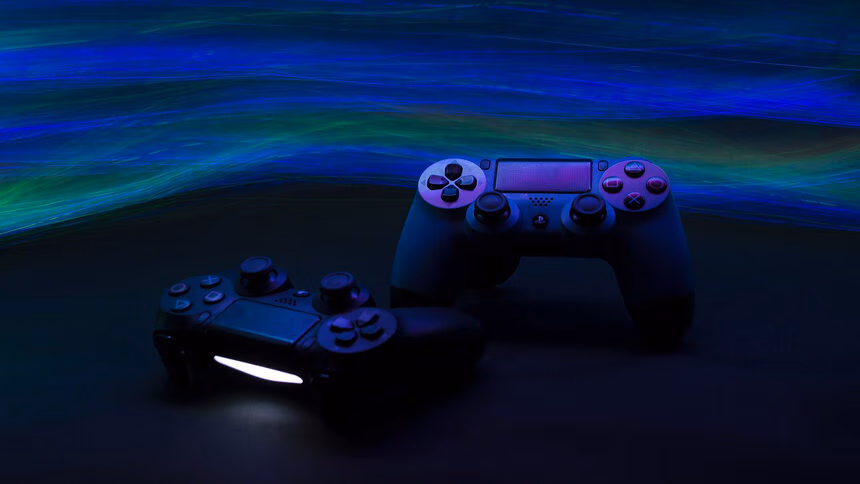 NFT Advantages & Risks in blockchain Gaming